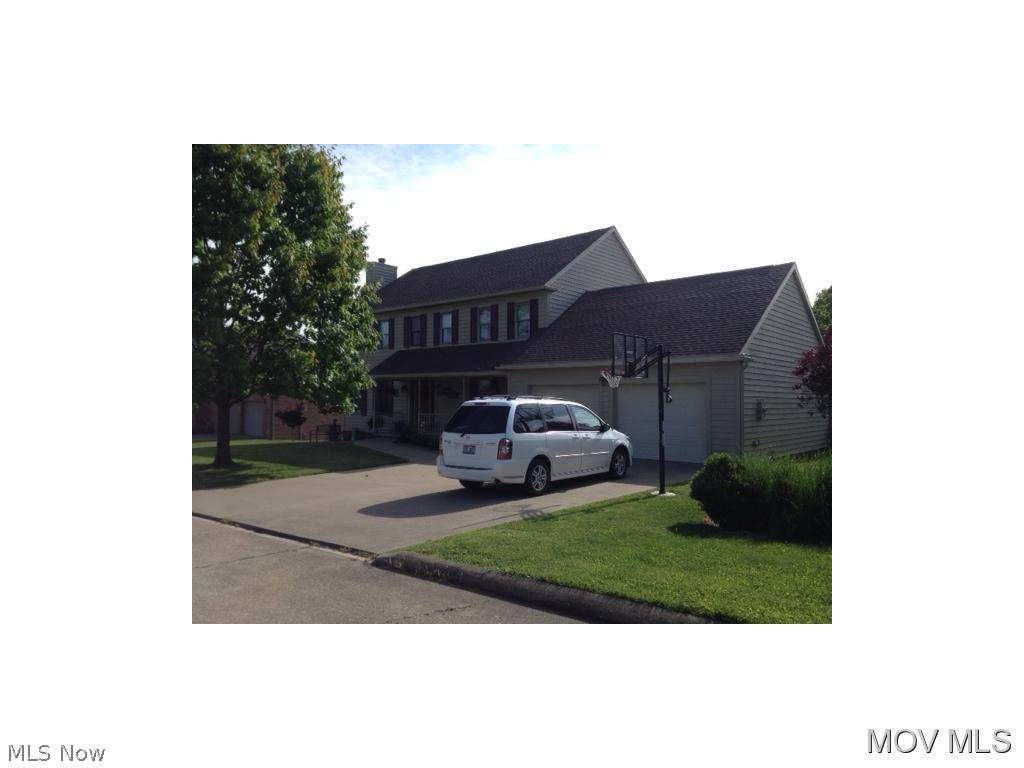 Move right in to this well maintained 2 story home with full finished walk out basement. Home offers living rm w gas fireplace, 1st floor study, corian countertops in kitchen and baths, separate formal dining room, screened in rear porch and decking, large, flat, fenced yard. Hardwoods throughout! Inviting foyer w cathedral ceiling! Six panel doors, oak cabinetry, furnace 2007, roof 2011. Rec room w full bath, toy room, exercise room, abundant storage, large main suite with jacuzzi tub. Attached 2 car garage, 1st fl laundry. Elem: Barlow-Vincent Elementary Scho Elem/Bus: Y JrHigh: Warren Middle JrHigh/Bus: Y High: Warren High School High/Bus: Y Fire: VOL Police: SHF PossFreeGas: N ;SQFT=Fin L1:1120, Fin L2:1120, Fin Bsmt:1000, Fin Above:2240, Fin Total:3240, Unfin Bsmt:120, Unfin Above:120;GAR= 2 Car Att