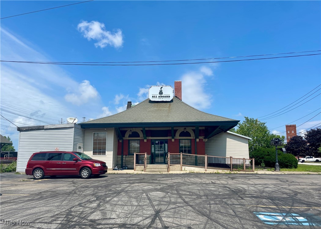 Discover the vibrant and bustling community surrounding this 5,159 SF historical retail property with additional 3,500 SF of covered outdoor space in this prime location in Mentor, OH. This full-service restaurant, event/party center, and bar with large outdoor area in the heart of the city is teeming with diverse retail and dining opportunities, making it an ideal spot for prospective investors in the retail or restaurant industry. Includes all equipment and liquor license! With its close proximity to notable attractions such as the Great Lakes Mall, Mentor Civic Amphitheater, and Mentor Lagoons Nature Preserve, this dynamic location attracts a steady flow of visitors and locals alike. From shopping and entertainment to outdoor recreation, the area offers a rich tapestry of experiences, creating a compelling draw for businesses looking to establish a presence in this thriving community.
