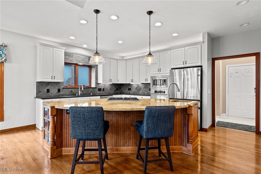 6925 Waterpepper Circle, Solon, Ohio image 14
