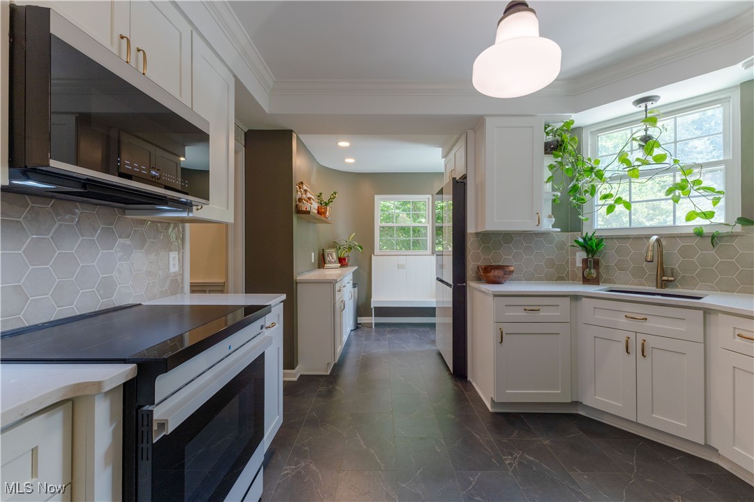 4541 South Hills Drive, Cleveland, Ohio image 12