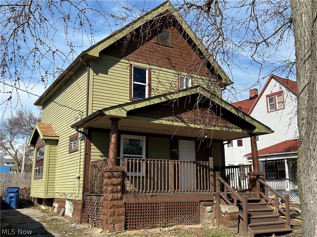 Come see this oversized 3 bedroom 1 bath single family home located in the Brooklyn Centre area. Recently painted with Vicky flooring. Don't miss this one schedule your showing with the listing agent today. Rental requirements:Credit score of 600+. 500 - 600 is considered conditional.Less than 3 items in collections, excluding student loan and medical. Monthly income of 2.5 times the amount of the monthly rent.Thorough Eviction Check. $50 Non Refundable App Fee for all Adults who will be occupying the property.Applications can only be completed online.Typical Security Deposit equivalent to one months rent, pending results of background checks. Tenants must have the electric and gas transferred into their name and obtain renters insurance prior to receiving keys to the property.This property accepts housing choice vouchers.