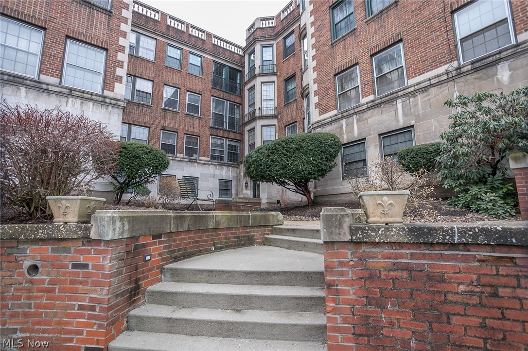 Cedar Glen Condo - Residential