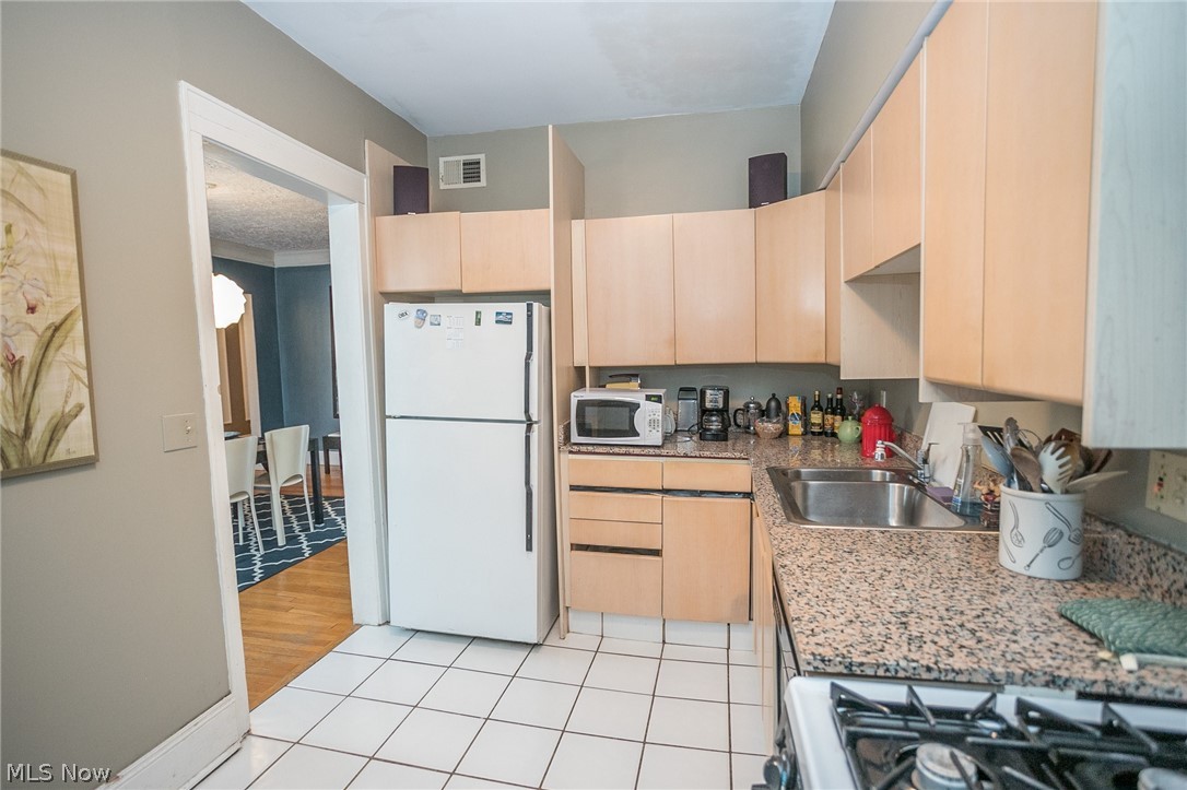Cedar Glen Condo - Residential