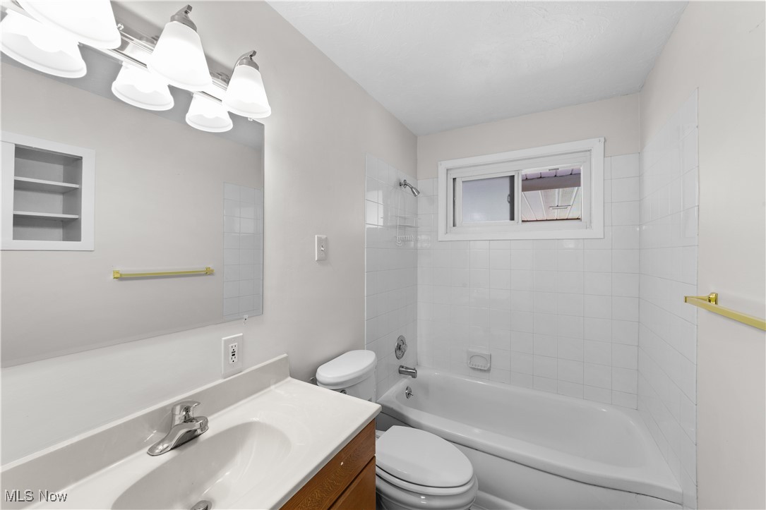 4760 Autumn Lane, Brooklyn, Ohio image 13