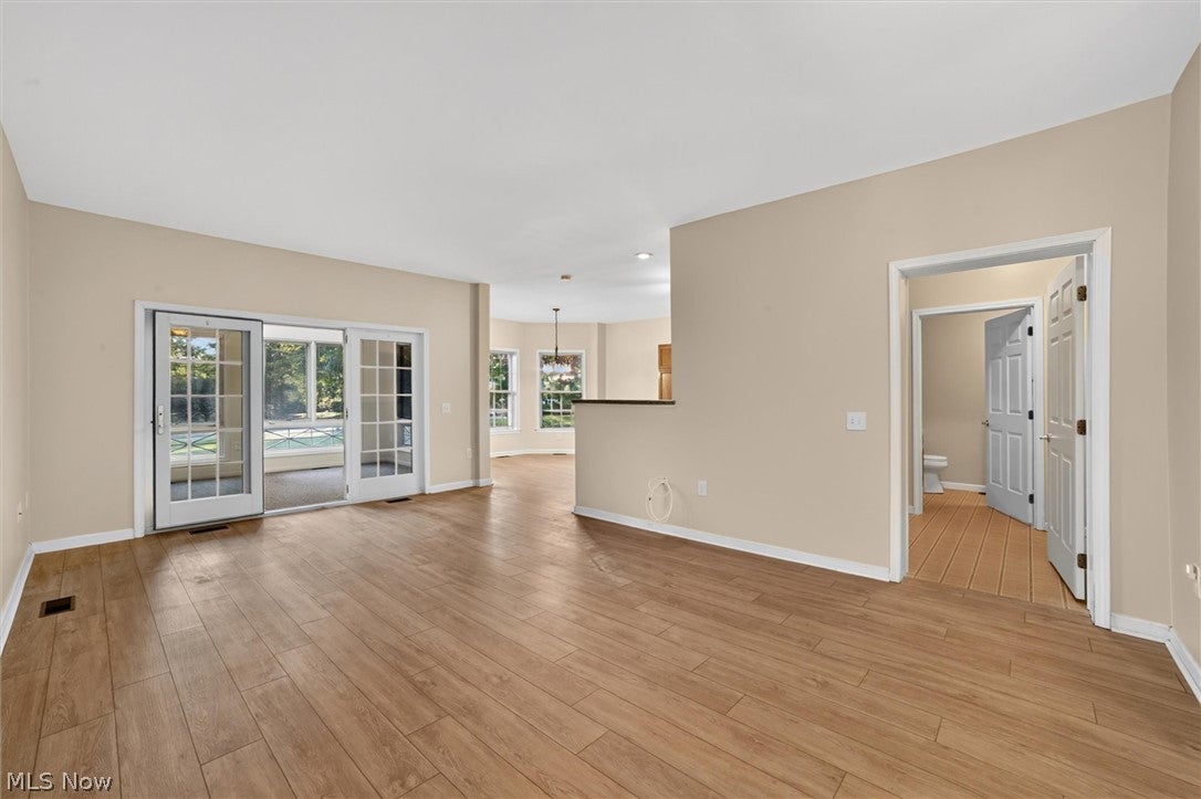 8693 Alexandra Drive 4A