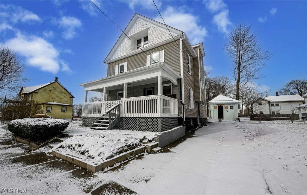 Photo of 1060 Yale Street, Akron, OH 44301 (MLS # 5194047)