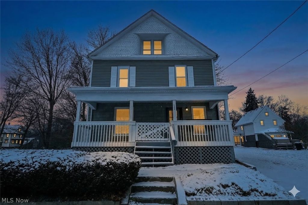 Photo of 1060 Yale Street, Akron, OH 44301 (MLS # 5194047)