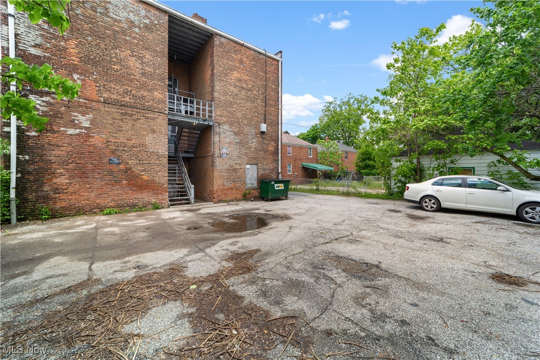 3303 E 149th Street