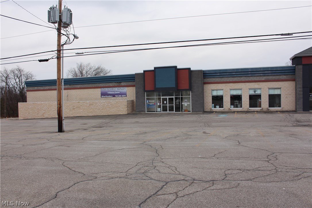 Located right in the heart of everything! This beautiful property has a few locations perfect for the right tenant. 500-2000 Square Feet Available!