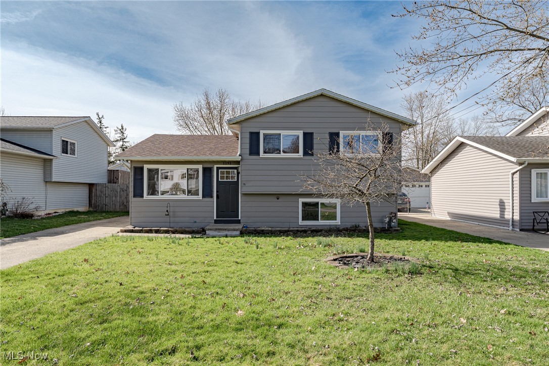 1191 Lloyd Avenue, Aurora, Ohio image 2