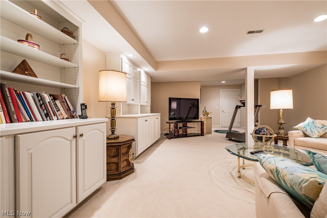 Hamlets Glenmoor Condo - Residential