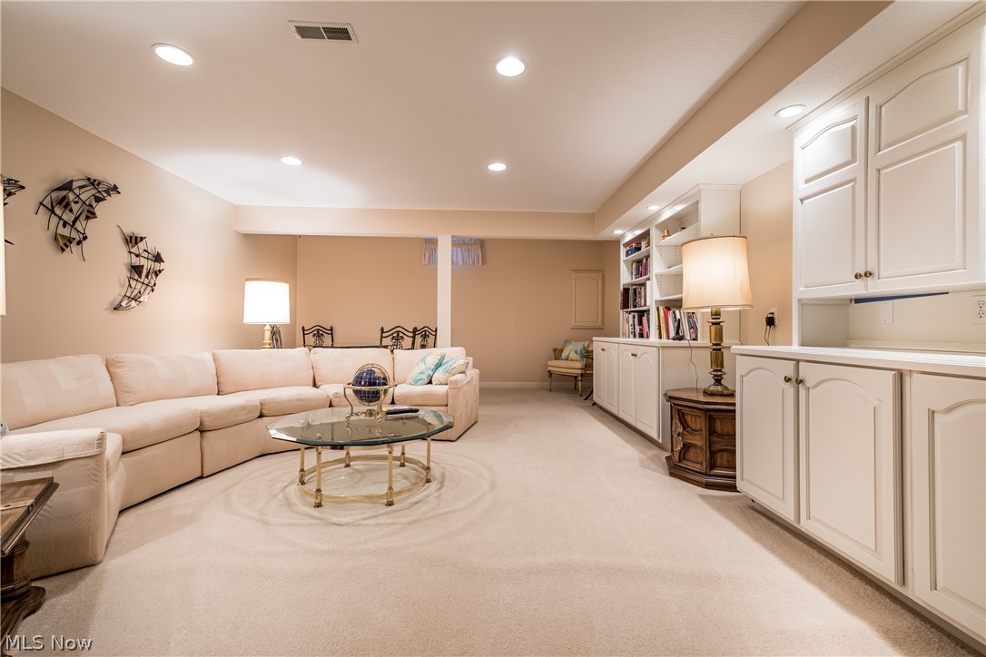 Hamlets Glenmoor Condo - Residential