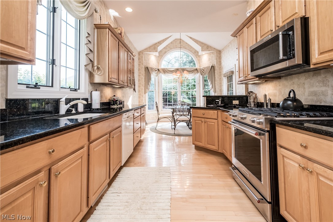 Hamlets Glenmoor Condo - Residential