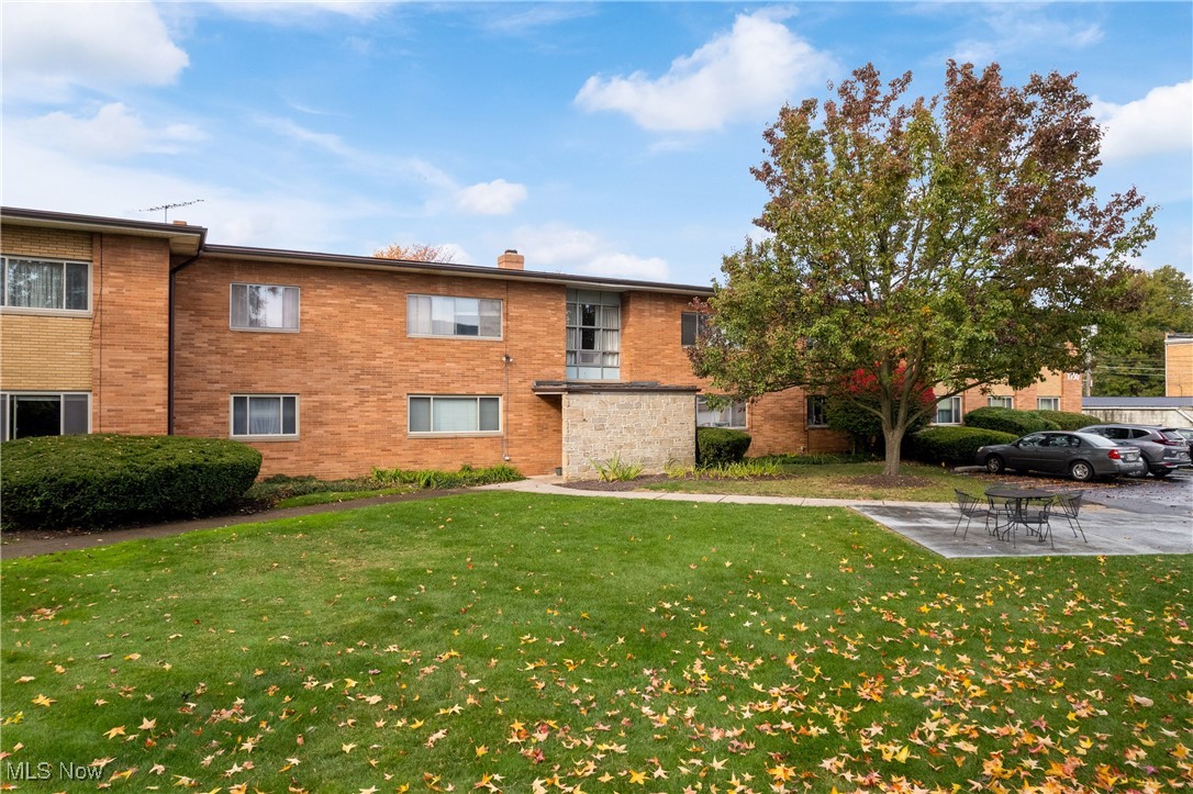 1750 Wagar Road #205C, Rocky River, Ohio image 2