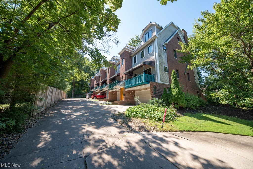 Belshire Court Condos - Residential Lease