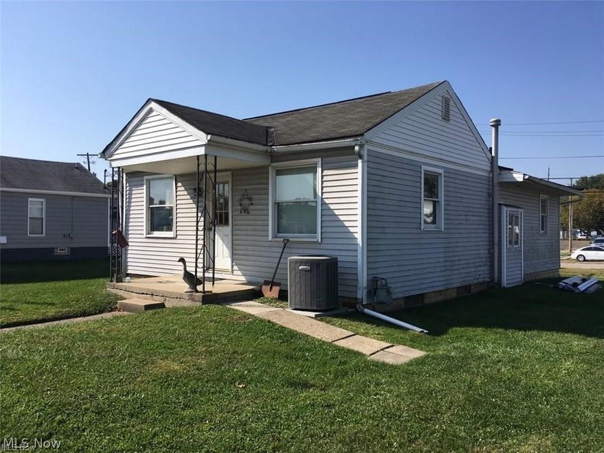 High exposure corner lot near downtown Coshocton, 4 parcels, for 1 price, surrounded by business/commercial property, building features 1300 +/- sq ft plus basement. Currently antique shop, would make ideal attorney, insurance, real estate or other office. Also great location to add on or build new . Motivate sellers