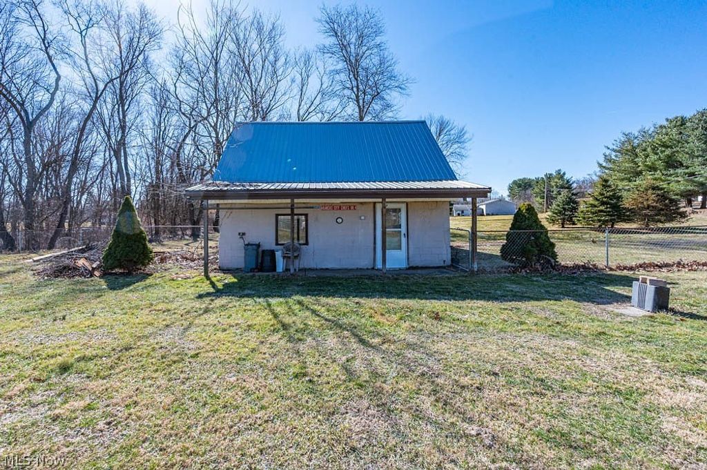 Photo of 3236 Young Avenue NW, Massillon, OH 44647 (MLS # 5190111)