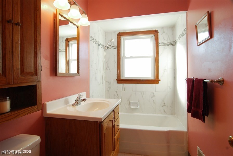 Realty Co Pelham Manor - Residential