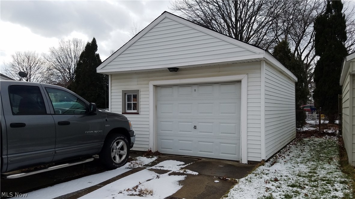 Realty Co Pelham Manor - Residential