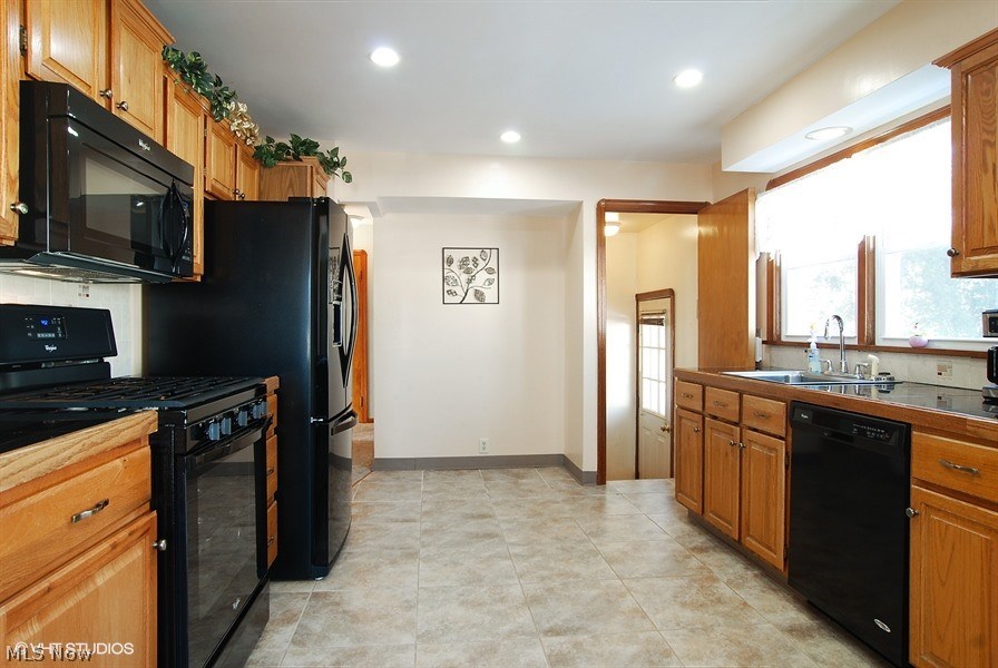 Realty Co Pelham Manor - Residential