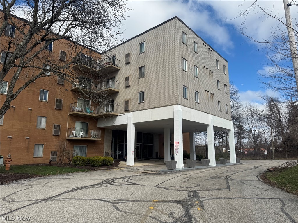 Clague Towers - Residential