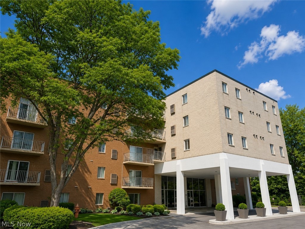 Clague Towers - Residential