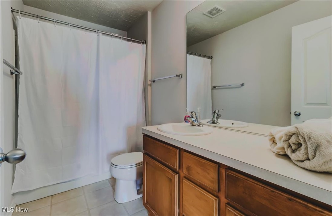 9388 Victoria Lane, North Ridgeville, Ohio image 32