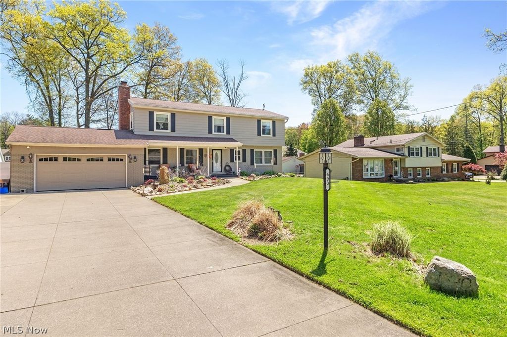 Photo of 690 Deerwood Drive, Tallmadge, OH 44278 (MLS # 5206910)