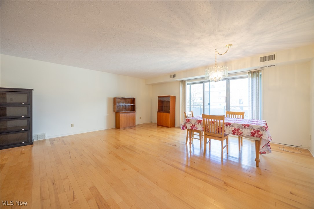 Acacia/Green Condo - Residential