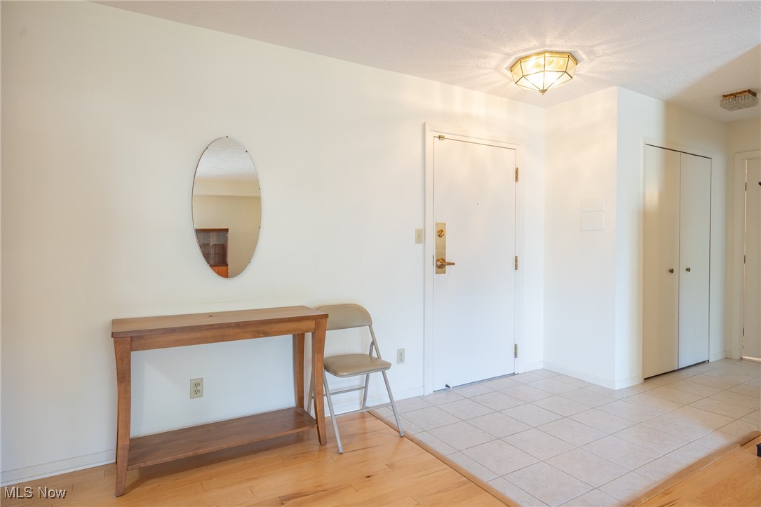 Acacia/Green Condo - Residential