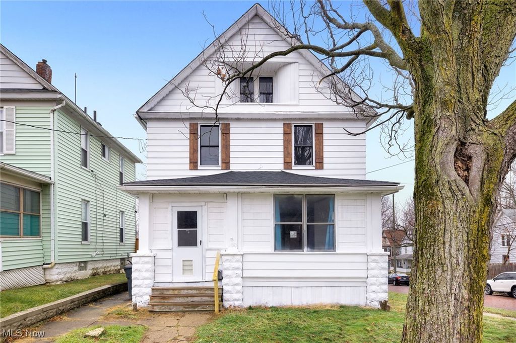Photo of 163 Russell Avenue, Akron, OH 44311 (MLS # 5178388)