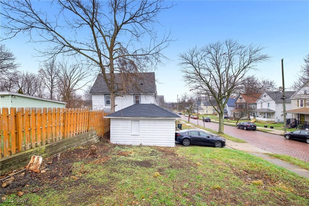 Photo of 163 Russell Avenue, Akron, OH 44311 (MLS # 5178388)