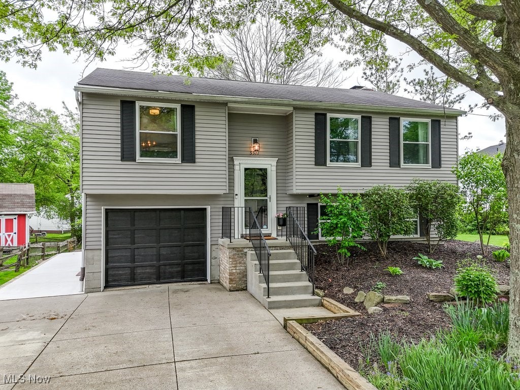 5511 Young Road, Stow, Ohio image 1