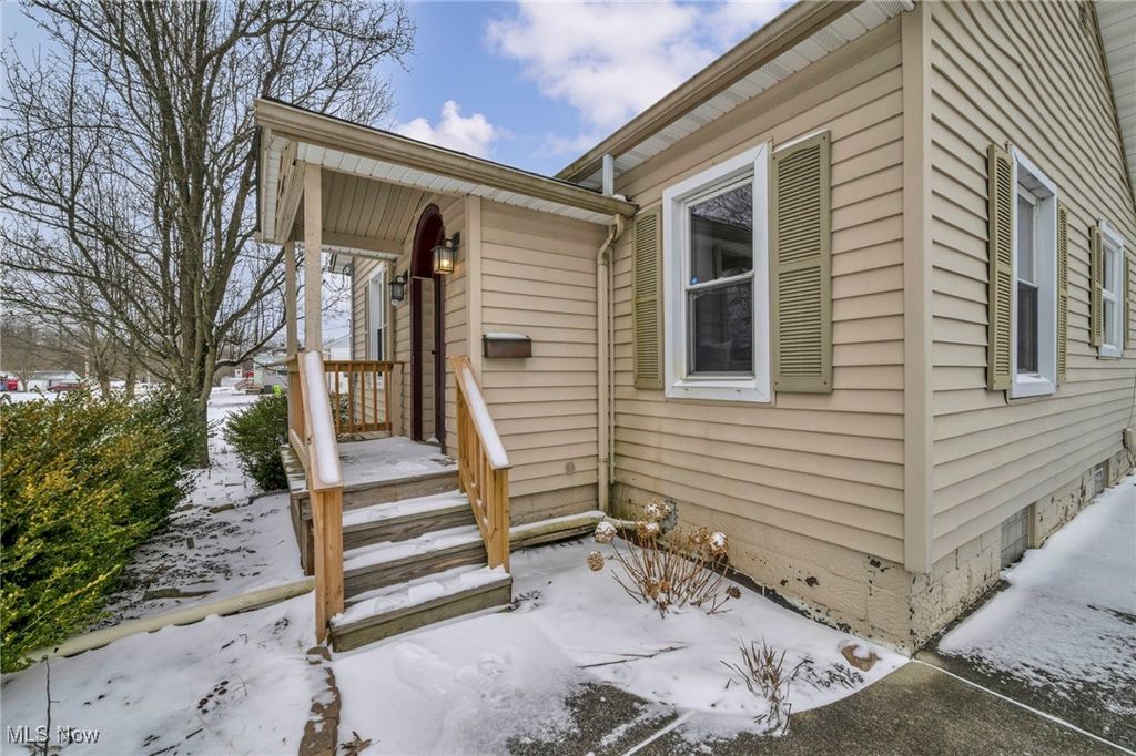 Photo of 30 E Jay Street, Newton Falls, OH 44444 (MLS # 5180273)