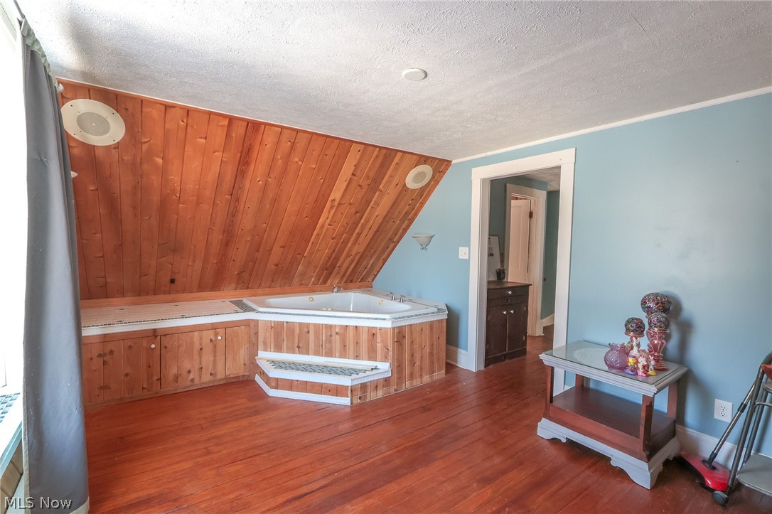 Lyons Adn - Residential