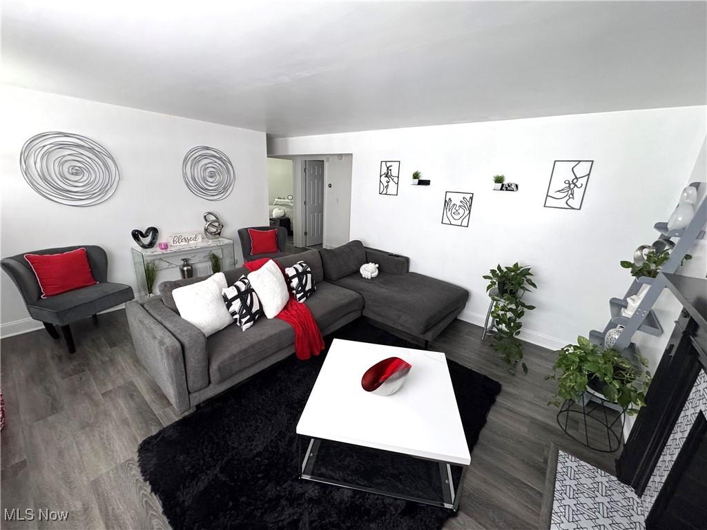 Broadfield Sub/W H Tellings - Residential