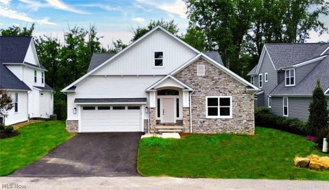 Homes For Sale - 7994 Canyon Ridge<br/> Chagrin Falls, OH 44023