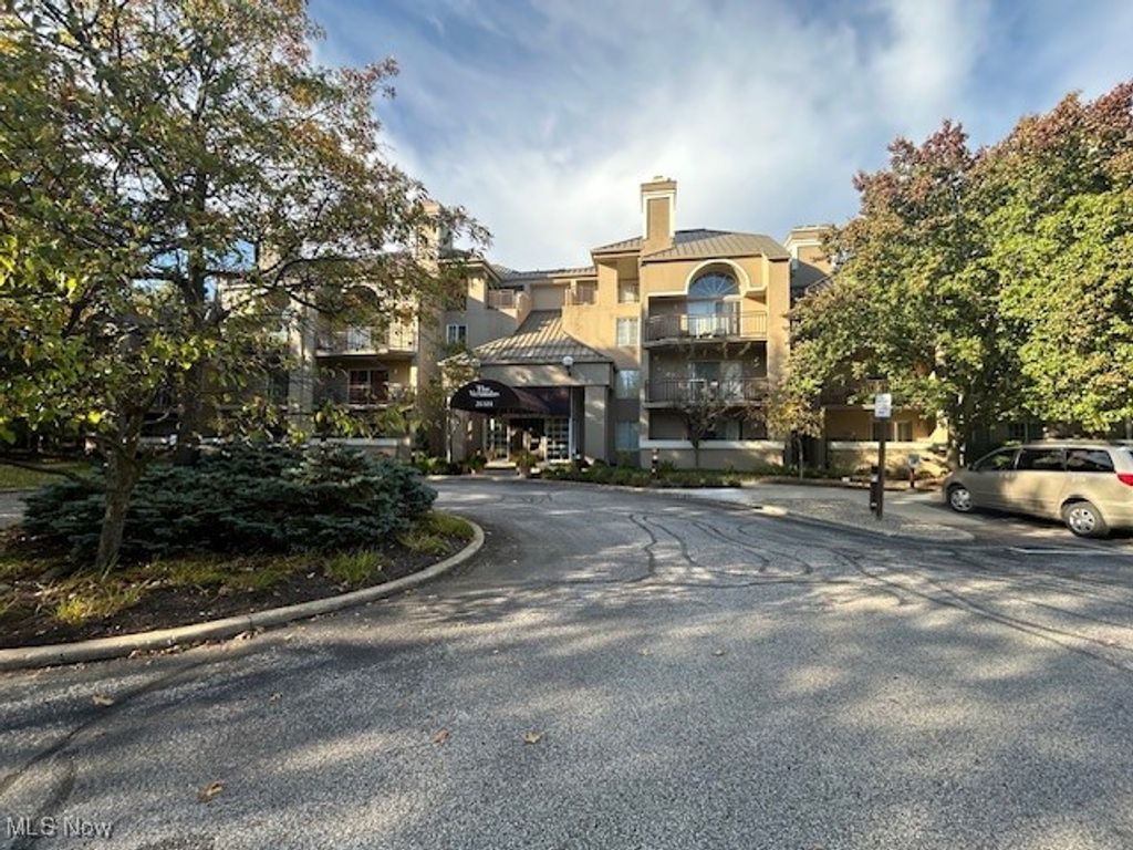 Photo of 26101 Village Lane #104, Beachwood, OH 44122 (MLS # 5164529)