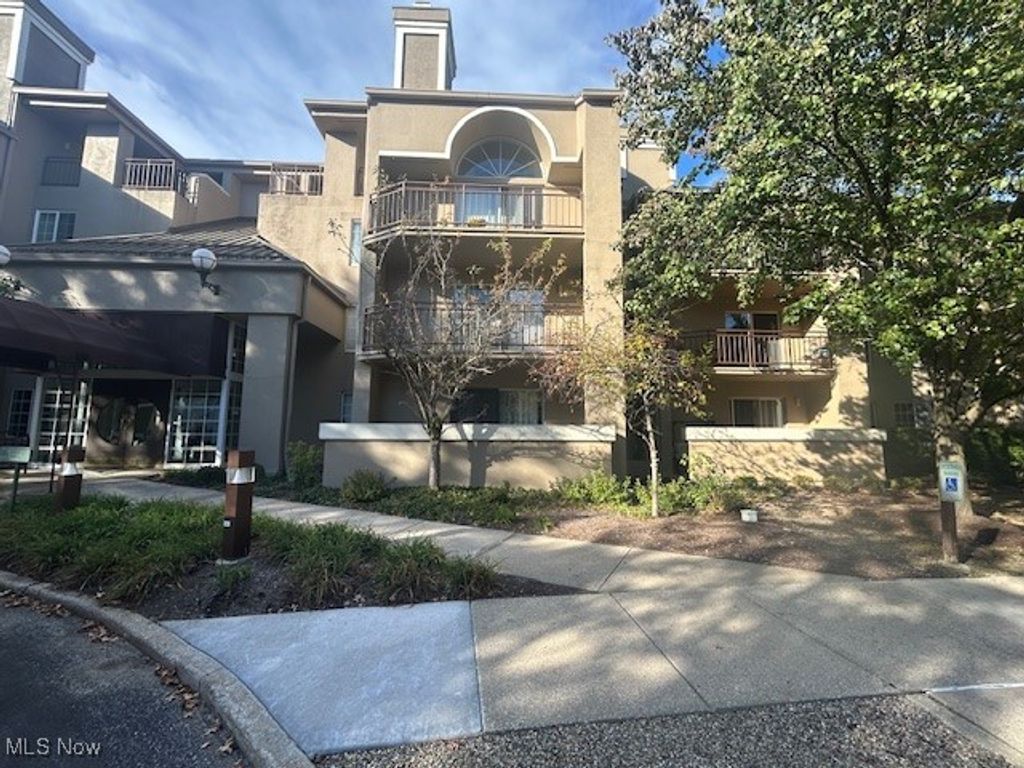 Photo of 26101 Village Lane #104, Beachwood, OH 44122 (MLS # 5164529)