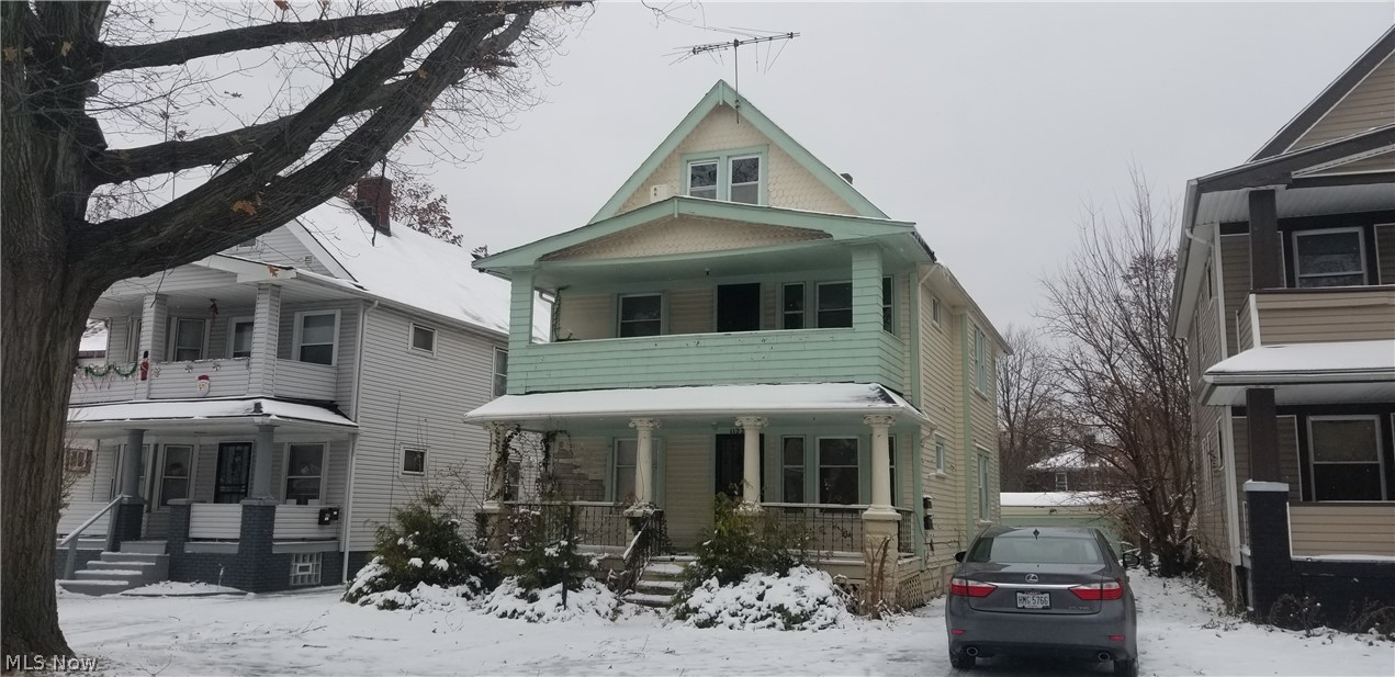Great investment, This home is priced to sell.
There is no plumbing, electrical, hot water tanks and furnaces.