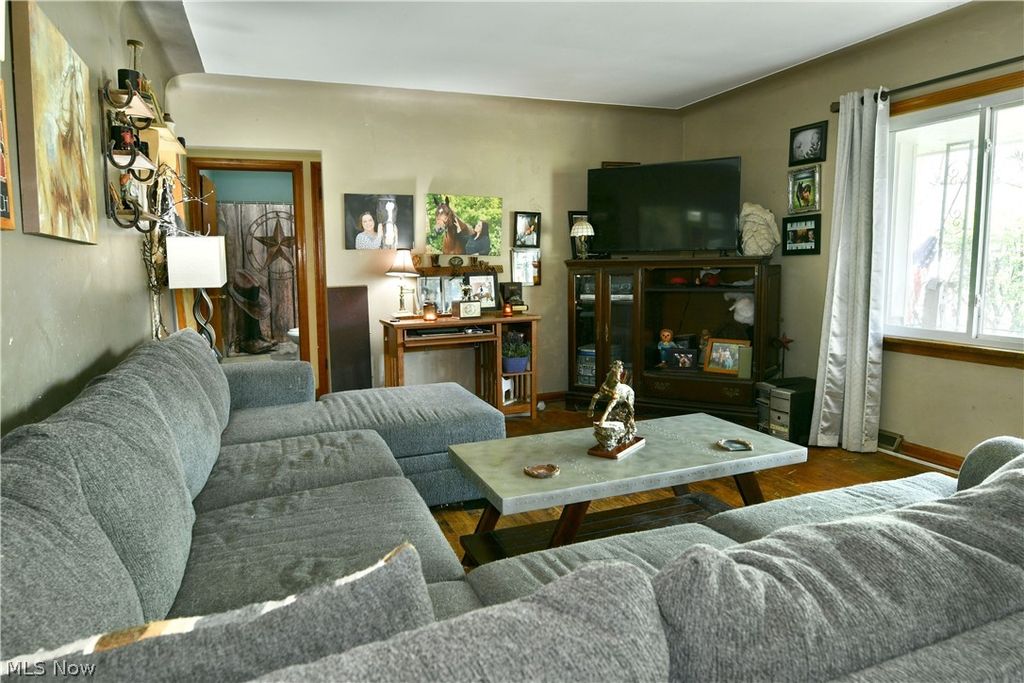 Photo of 7374 Ranier Trail, Youngstown, OH 44512 (MLS # 5204129)