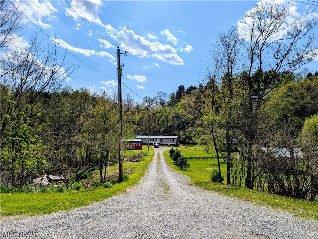 Photo of 9365 Dutchtown School Road, Rogers, OH 44455 (MLS # 5203713)