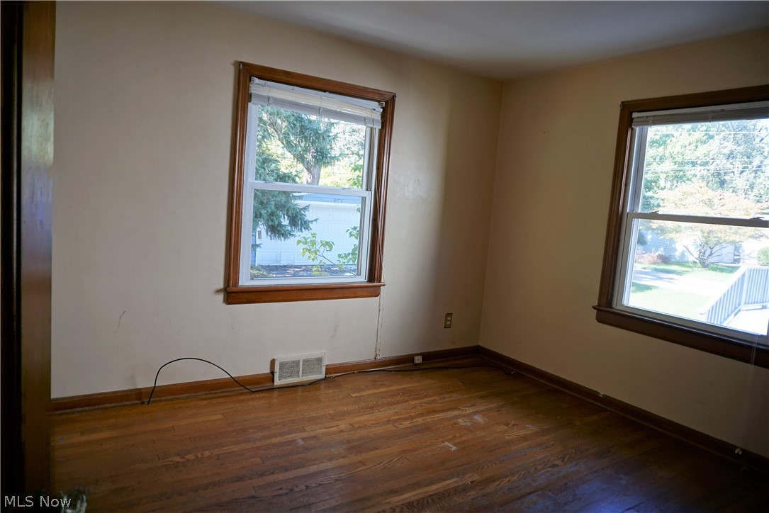 Modern Land Cos Mayfields/Bel - Residential