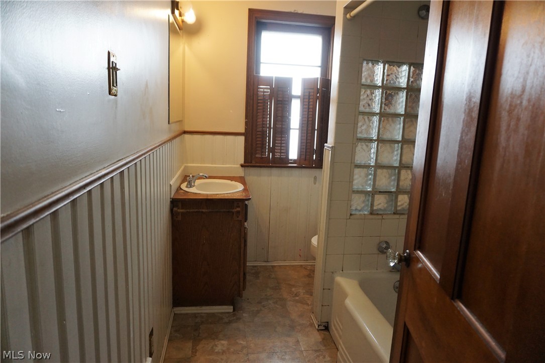 Modern Land Cos Mayfields/Bel - Residential