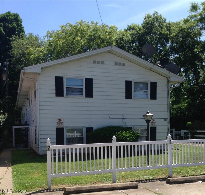 3-2 Bedroom and 1-3 Bedroom 4 Plex. Tenant pays Electric. Range and Refrigerator included in all Units. Shared Coin Laundry in basement. Newer roof