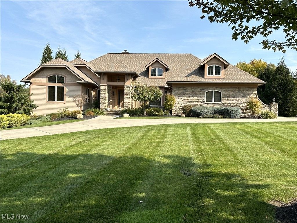 Photo of 2415 Michelle Court, Willoughby Hills, OH 44094 (MLS # 5184962)