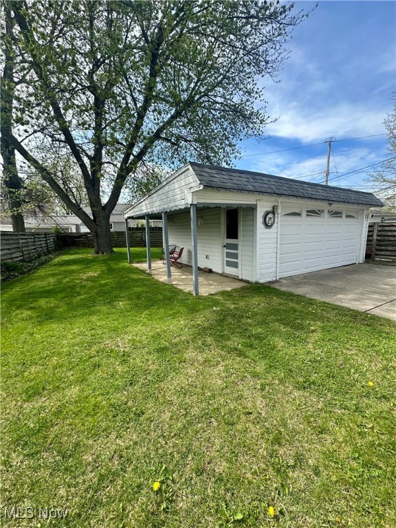 32323 Glen Arden Drive, Willowick, Ohio image 14