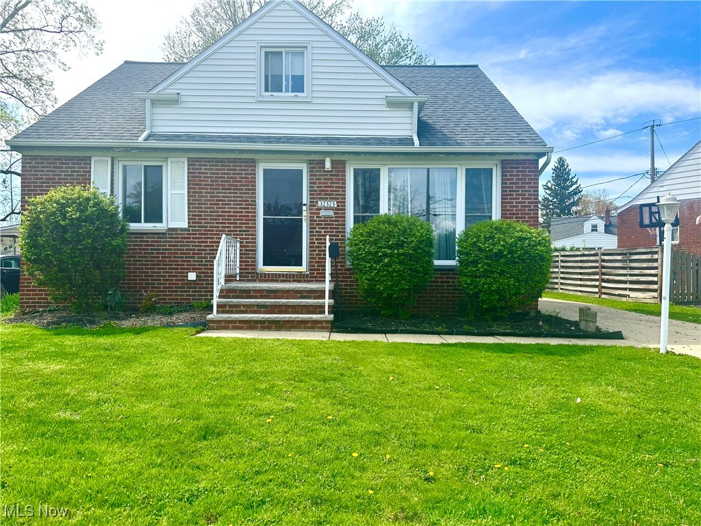 32323 Glen Arden Drive, Willowick, Ohio image 2