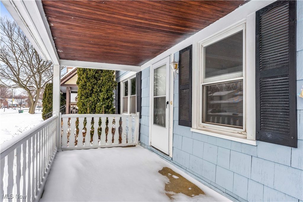 Photo of 239 E 214th Street, Euclid, OH 44123 (MLS # 5184571)