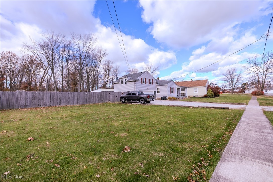 Sheffield Lake, Ohio 44054, United States, 3 Bedrooms Bedrooms, ,2 BathroomsBathrooms,Residential,Active,247757